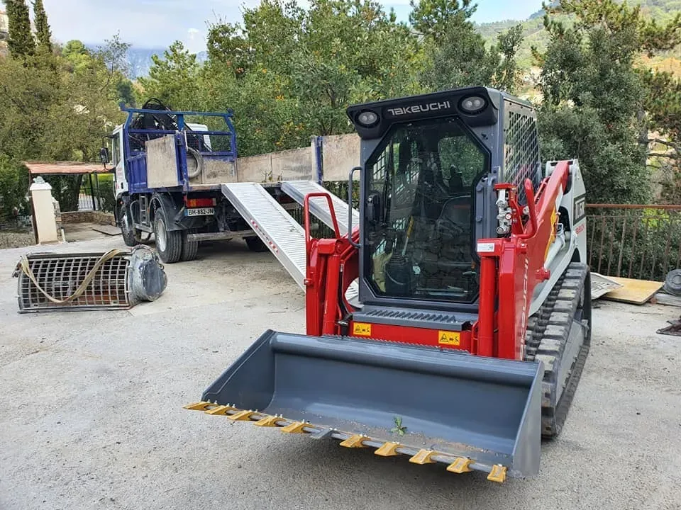 LE MATÉRIEL DE NOTRE ENTREPRISE DE TERRASSEMENT À LEVENSwebp