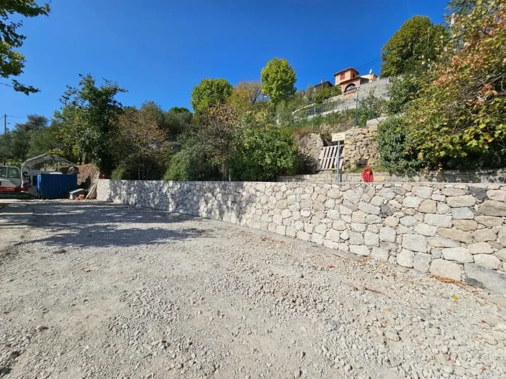 Viabilisation de terrain près de Utelle