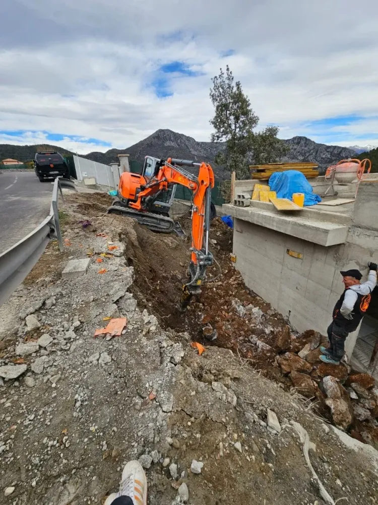 david-terrassement-renovation-construction-d-t-r-c-mur-en-pierre-a-levens-pres-d-aspremont-PHOTO-6