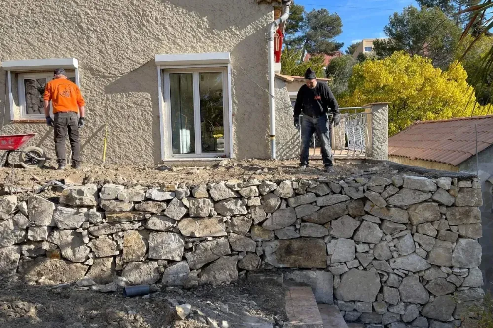 david-terrassement-renovation-construction-d-t-r-c-mur-en-pierre-a-levens-pres-d-aspremont-Terrassement-1