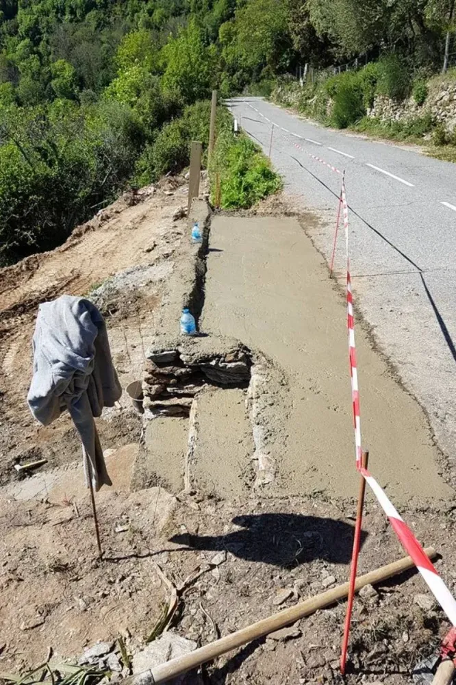 david-terrassement-renovation-construction-d-t-r-c-mur-en-pierre-a-levens-pres-d-aspremont-Maconnerie-9