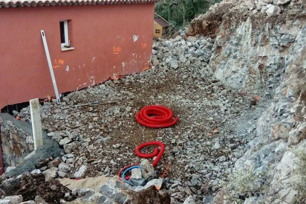 david-terrassement-renovation-construction-d-t-r-c-mur-en-pierre-a-levens-pres-d-aspremont-VRD-6